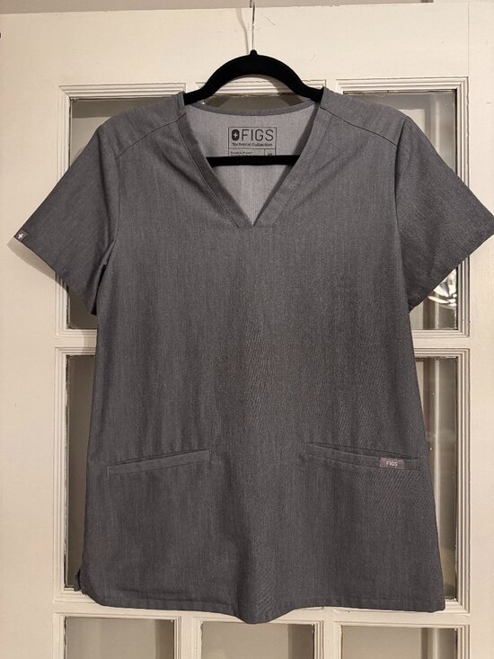 Figs Tops - FIGS Graphite Gray Casma Scrub Top – XS